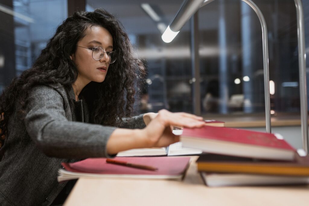 Law School Application Timeline: When to Take the LSAT and Apply